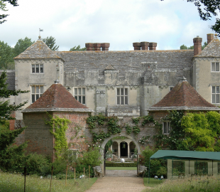 Financing Non-Mortgageable and Derelict Properties via Auction Finance